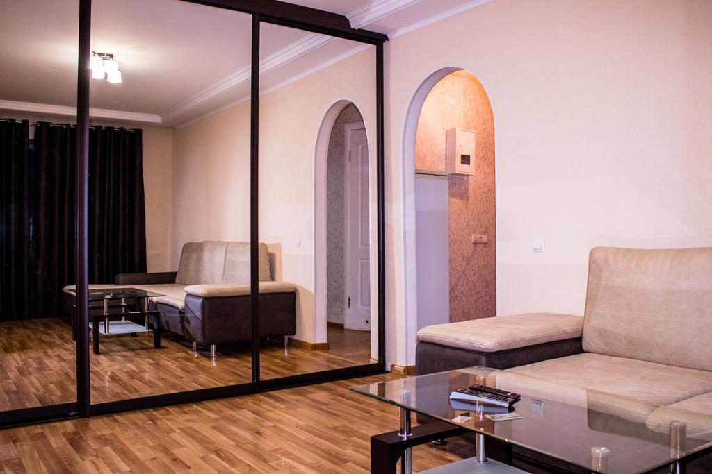 Zaporizhia Semi Luxury Apt On Yatsenka 8 Near Intourist Hotel المظهر الخارجي الصورة
